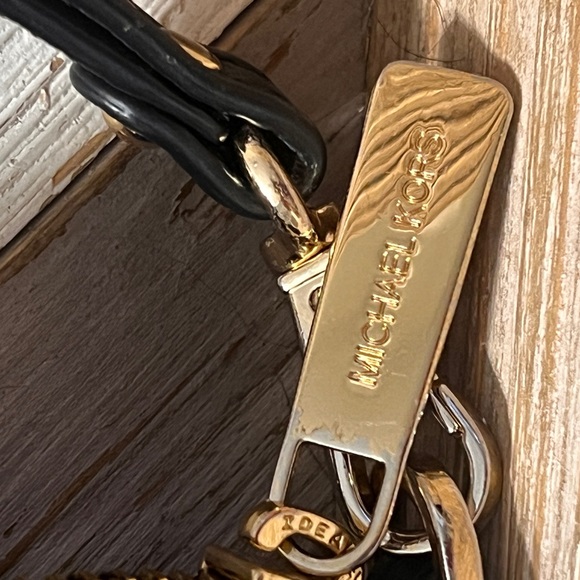 Michael Kors Black Leather Zip Wallet/Clutch-see pics and description 4 details - Picture 10 of 11